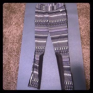 Nike • women’s training pants • size M